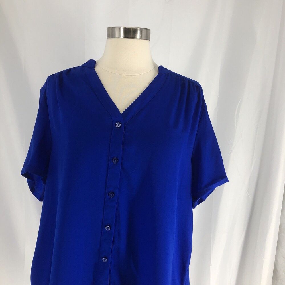 Express Blouse Button Up Short Sleeved Women Size Medium Blue